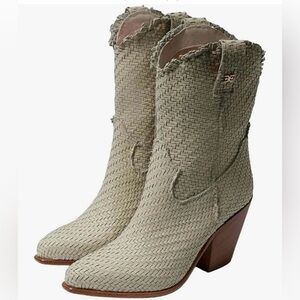 Sam Edelman “Tracy” boot, pull on style, off white, size 9, new